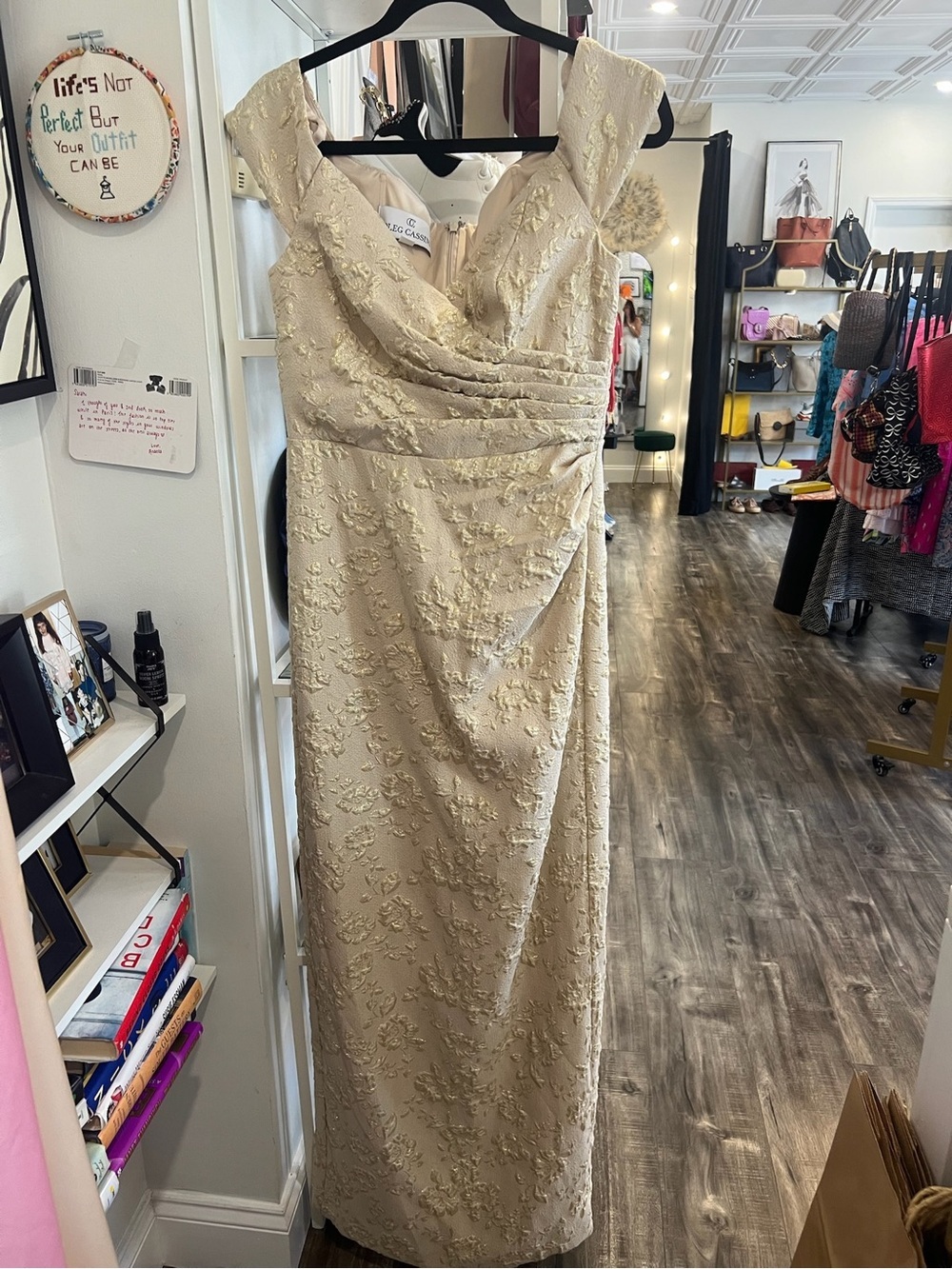 Oleg Cassini Cream Floral Brocade V-Neck Gown. NWT